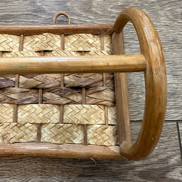 Vintage Brown  Wall Hanging Wicker Bathroom Hand Towel Bar Holder Rattan EUC - Picture 2 of 5